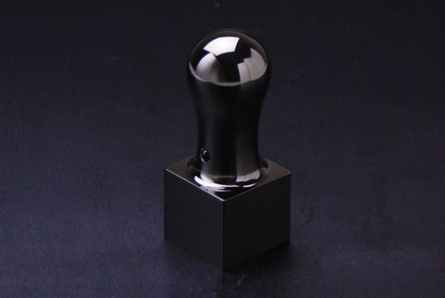 プレミアムチタン/職印(角印) プレミアムブラック(天丸タイプ) 24.0mm【印袋付】