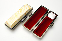 印鑑ケース ヴィンテージケース ボックス 白 金装飾 16.5-18.0mm