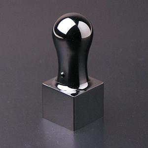 プレミアムチタン/プレミアムチタン/職印（角印） プレミアムブラック（天丸タイプ） 24.0mm【印鑑】